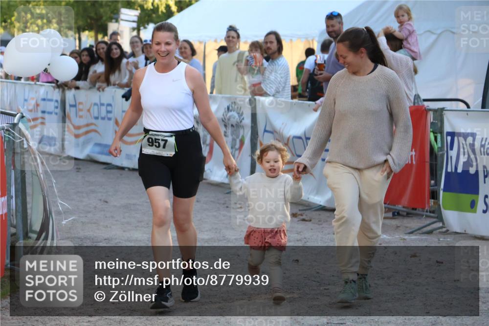 07.09.2025 - 19. Norderstedt Triathlon Zöllner http://msf.ph/oto/8779939 07.09.2025 17:33:38 Ziel 957 meine-sportfotos.de