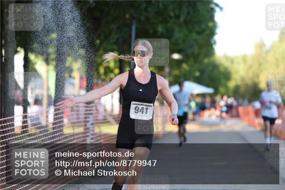07.09.2025 - 19. Norderstedt Triathlon Michael Strokosch http://msf.ph/oto/8779947 07.09.2025 17:04:58 Laufen 378, 936, 941 meine-sportfotos.de