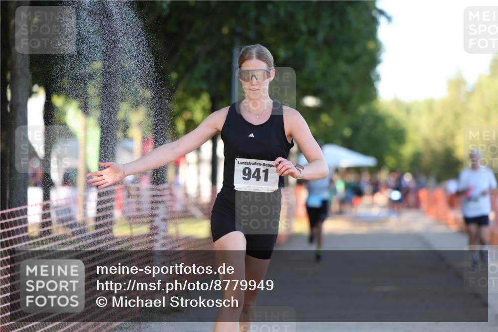 07.09.2025 - 19. Norderstedt Triathlon Michael Strokosch http://msf.ph/oto/8779949 07.09.2025 17:04:58 Laufen 378, 936, 941 meine-sportfotos.de