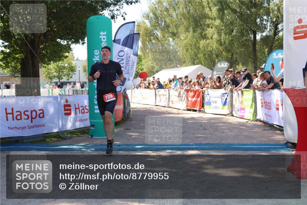 07.09.2025 - 19. Norderstedt Triathlon Zöllner http://msf.ph/oto/8779955 07.09.2025 12:45:46 Ziel 729, 1272 meine-sportfotos.de
