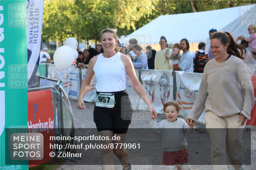 07.09.2025 - 19. Norderstedt Triathlon Zöllner http://msf.ph/oto/8779961 07.09.2025 17:33:38 Ziel 957 meine-sportfotos.de