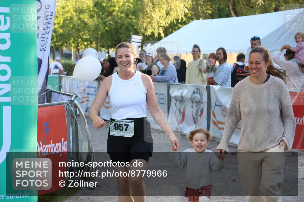 07.09.2025 - 19. Norderstedt Triathlon Zöllner http://msf.ph/oto/8779966 07.09.2025 17:33:39 Ziel 957 meine-sportfotos.de