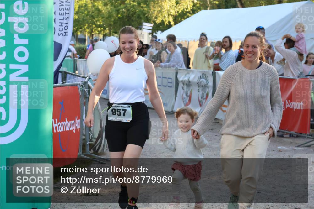 07.09.2025 - 19. Norderstedt Triathlon Zöllner http://msf.ph/oto/8779969 07.09.2025 17:33:39 Ziel 957 meine-sportfotos.de