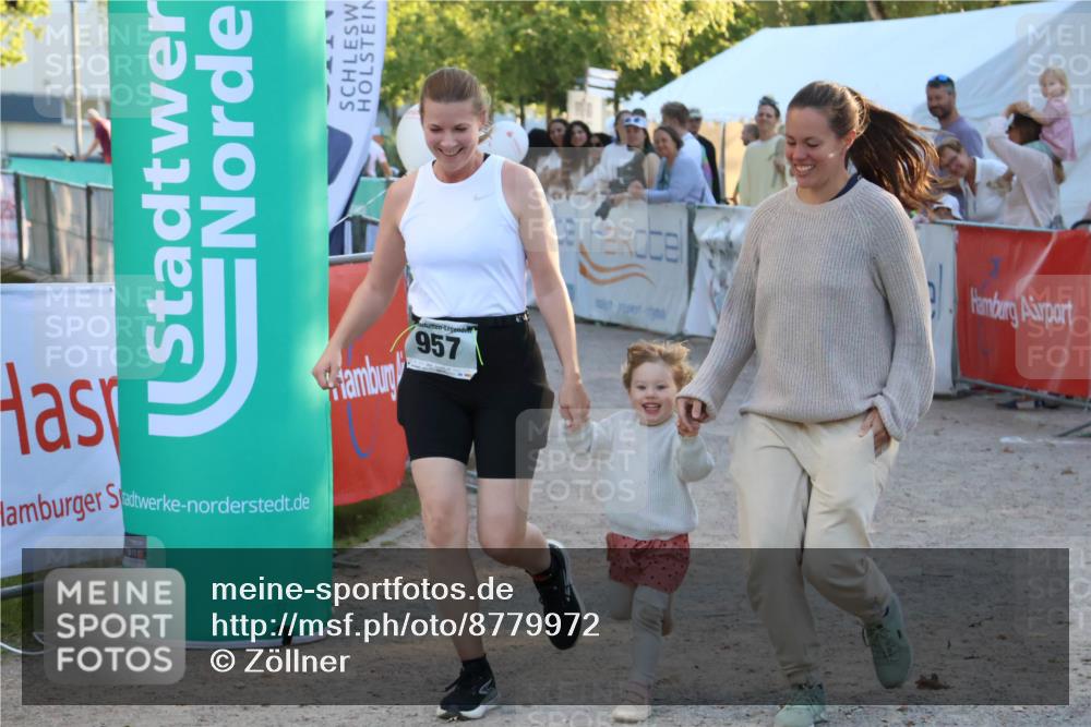 07.09.2025 - 19. Norderstedt Triathlon Zöllner http://msf.ph/oto/8779972 07.09.2025 17:33:39 Ziel 957 meine-sportfotos.de