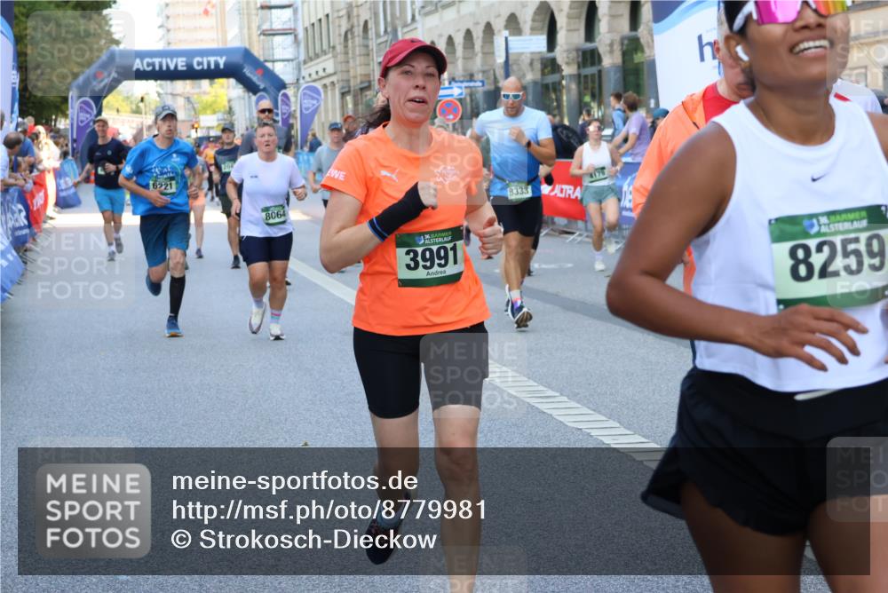 07.09.2025 - BARMER Alsterlauf Strokosch-Dieckow http://msf.ph/oto/8779981 07.09.2025 10:06:13 Ziel 2254, 2380, 2467, 2468, 2523, 2573, 2574, 2795, 3184, 3275, 3321, 3345, 3428, 3439, 3691, 3804, 3810, 3940, 3957, 3958, 4064, 4205, 4272, 4356, 4591, 5050, 5217, 5240, 5348, 5602, 5759, 5934, 6036, 6039, 6045, 6149, 6173, 6299, 6302, 6342, 8076, 8152 meine-sportfotos.de