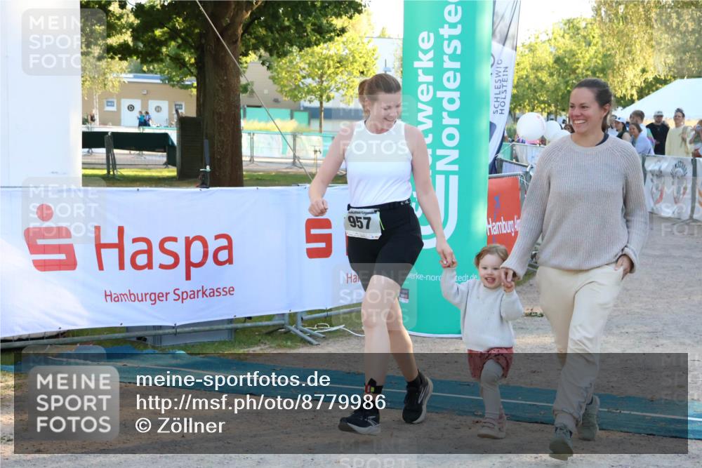 07.09.2025 - 19. Norderstedt Triathlon Zöllner http://msf.ph/oto/8779986 07.09.2025 17:33:40 Ziel 957 meine-sportfotos.de