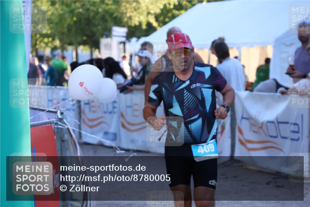 07.09.2025 - 19. Norderstedt Triathlon Zöllner http://msf.ph/oto/8780005 07.09.2025 17:34:15 Ziel 409, 910 meine-sportfotos.de