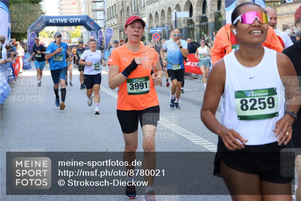 07.09.2025 - BARMER Alsterlauf Strokosch-Dieckow http://msf.ph/oto/8780021 07.09.2025 10:06:13 Ziel 2254, 2380, 2467, 2468, 2523, 2573, 2574, 2795, 3184, 3275, 3321, 3345, 3428, 3439, 3691, 3804, 3810, 3940, 3957, 3958, 4064, 4205, 4272, 4356, 4591, 5050, 5217, 5240, 5348, 5602, 5759, 5934, 6036, 6039, 6045, 6149, 6173, 6299, 6302, 6342, 8076, 8152 meine-sportfotos.de