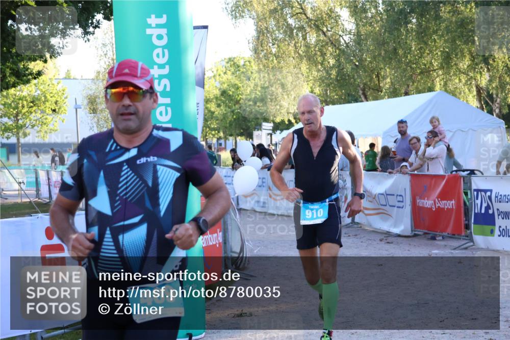 07.09.2025 - 19. Norderstedt Triathlon Zöllner http://msf.ph/oto/8780035 07.09.2025 17:34:18 Ziel 409, 432, 910 meine-sportfotos.de