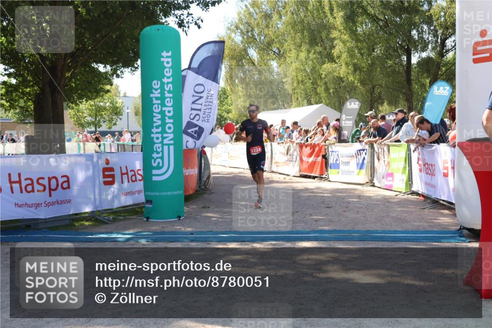 07.09.2025 - 19. Norderstedt Triathlon Zöllner http://msf.ph/oto/8780051 07.09.2025 12:46:44 Ziel 1233 meine-sportfotos.de