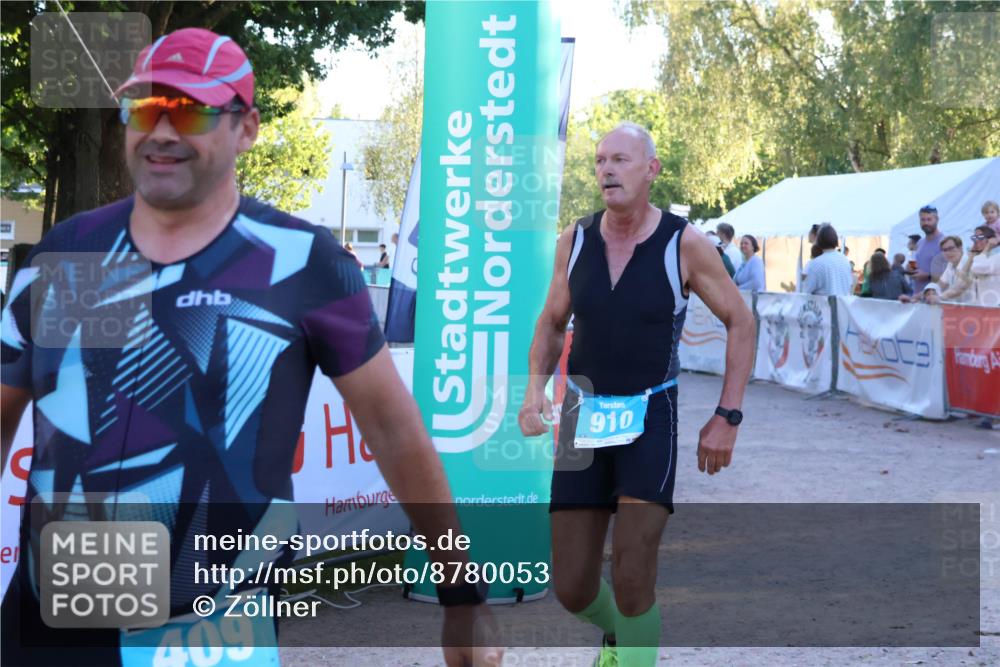 07.09.2025 - 19. Norderstedt Triathlon Zöllner http://msf.ph/oto/8780053 07.09.2025 17:34:18 Ziel 409, 432, 910 meine-sportfotos.de