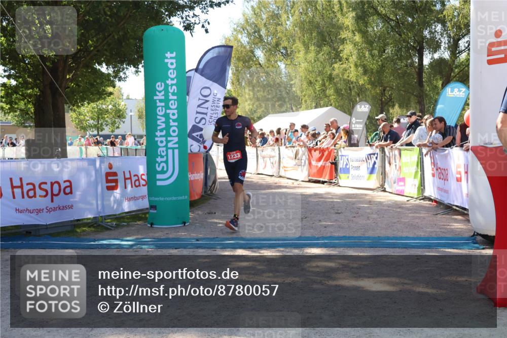 07.09.2025 - 19. Norderstedt Triathlon Zöllner http://msf.ph/oto/8780057 07.09.2025 12:46:45 Ziel 1233 meine-sportfotos.de