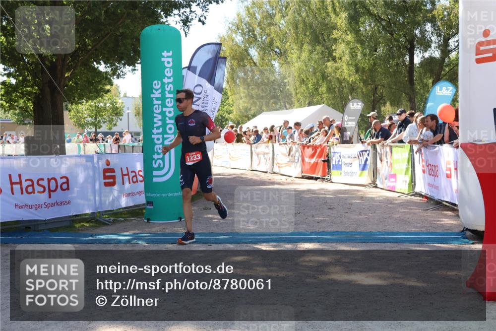 07.09.2025 - 19. Norderstedt Triathlon Zöllner http://msf.ph/oto/8780061 07.09.2025 12:46:45 Ziel 1233 meine-sportfotos.de