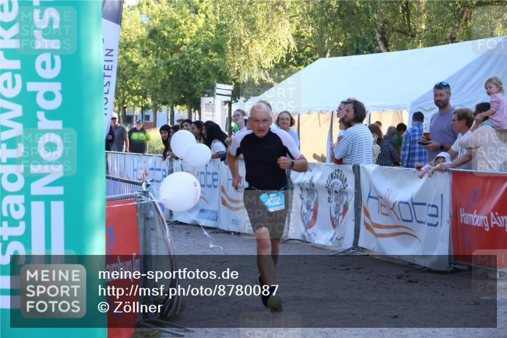 07.09.2025 - 19. Norderstedt Triathlon Zöllner http://msf.ph/oto/8780087 07.09.2025 17:34:20 Ziel 409, 432, 910 meine-sportfotos.de