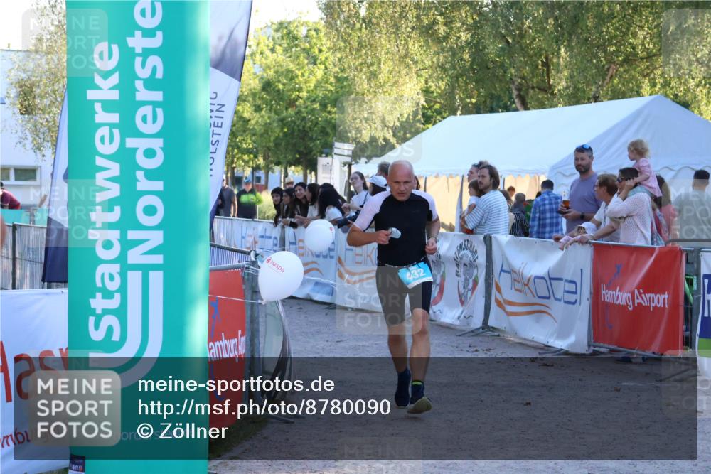07.09.2025 - 19. Norderstedt Triathlon Zöllner http://msf.ph/oto/8780090 07.09.2025 17:34:20 Ziel 409, 432, 910 meine-sportfotos.de