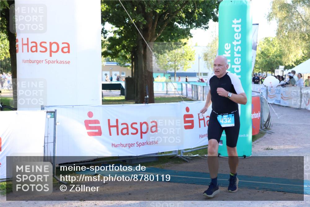 07.09.2025 - 19. Norderstedt Triathlon Zöllner http://msf.ph/oto/8780119 07.09.2025 17:34:23 Ziel 432, 910 meine-sportfotos.de