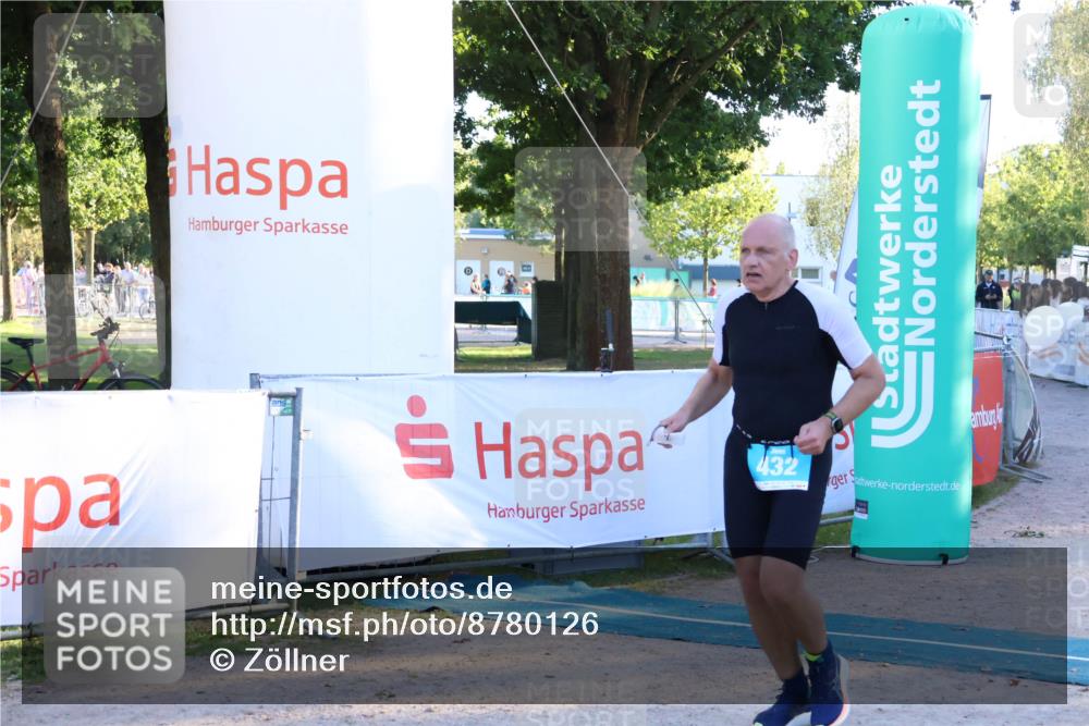 07.09.2025 - 19. Norderstedt Triathlon Zöllner http://msf.ph/oto/8780126 07.09.2025 17:34:23 Ziel 432, 910 meine-sportfotos.de