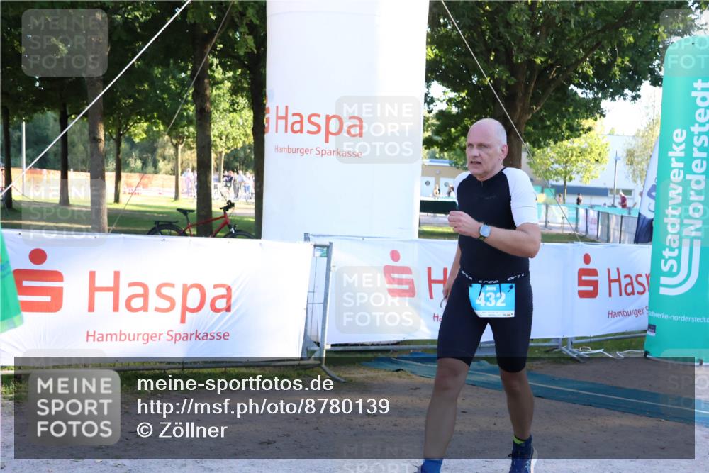 07.09.2025 - 19. Norderstedt Triathlon Zöllner http://msf.ph/oto/8780139 07.09.2025 17:34:24 Ziel 432, 910 meine-sportfotos.de