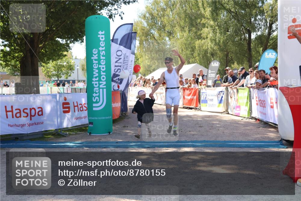 07.09.2025 - 19. Norderstedt Triathlon Zöllner http://msf.ph/oto/8780155 07.09.2025 12:47:13 Ziel 697 meine-sportfotos.de
