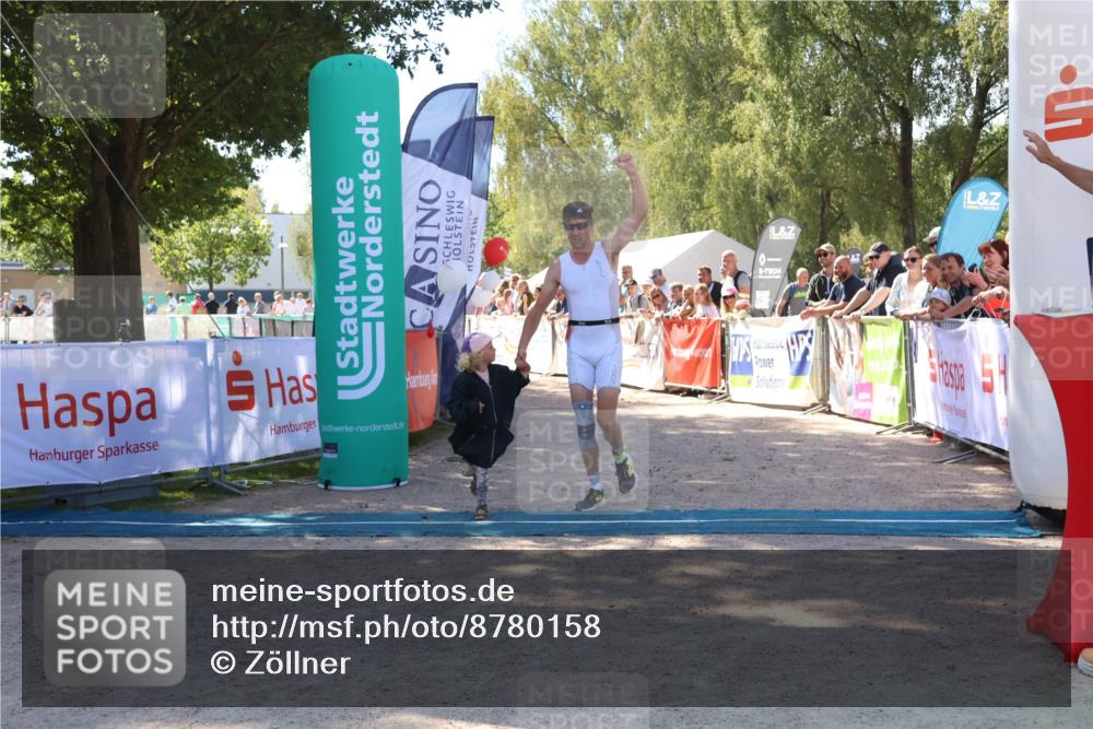 07.09.2025 - 19. Norderstedt Triathlon Zöllner http://msf.ph/oto/8780158 07.09.2025 12:47:14 Ziel 697 meine-sportfotos.de