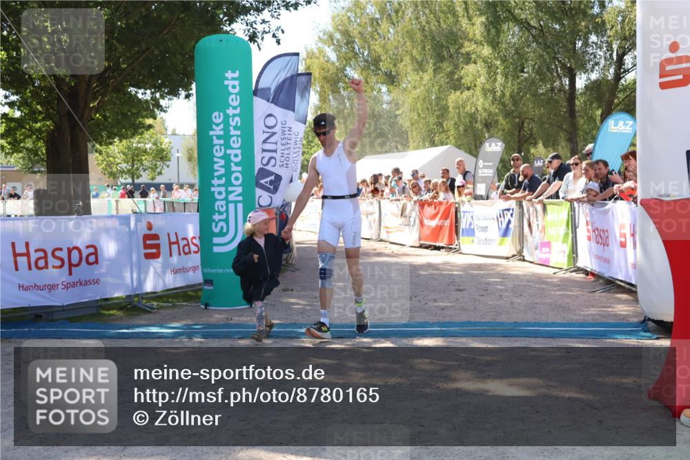 07.09.2025 - 19. Norderstedt Triathlon Zöllner http://msf.ph/oto/8780165 07.09.2025 12:47:14 Ziel 697 meine-sportfotos.de