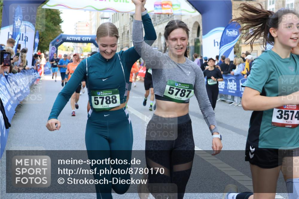 07.09.2025 - BARMER Alsterlauf Strokosch-Dieckow http://msf.ph/oto/8780170 07.09.2025 10:06:10 Ziel 2237, 2254, 2277, 2344, 2380, 2467, 2468, 2523, 2573, 2574, 2795, 3157, 3184, 3212, 3275, 3321, 3345, 3428, 3439, 3490, 3810, 3940, 3957, 3958, 4064, 4205, 4272, 4319, 4356, 4525, 4591, 5050, 5217, 5240, 5348, 5602, 5759, 5934, 6036, 6045, 6149, 6173, 6299, 6302, 8076, 8152, 8212 meine-sportfotos.de