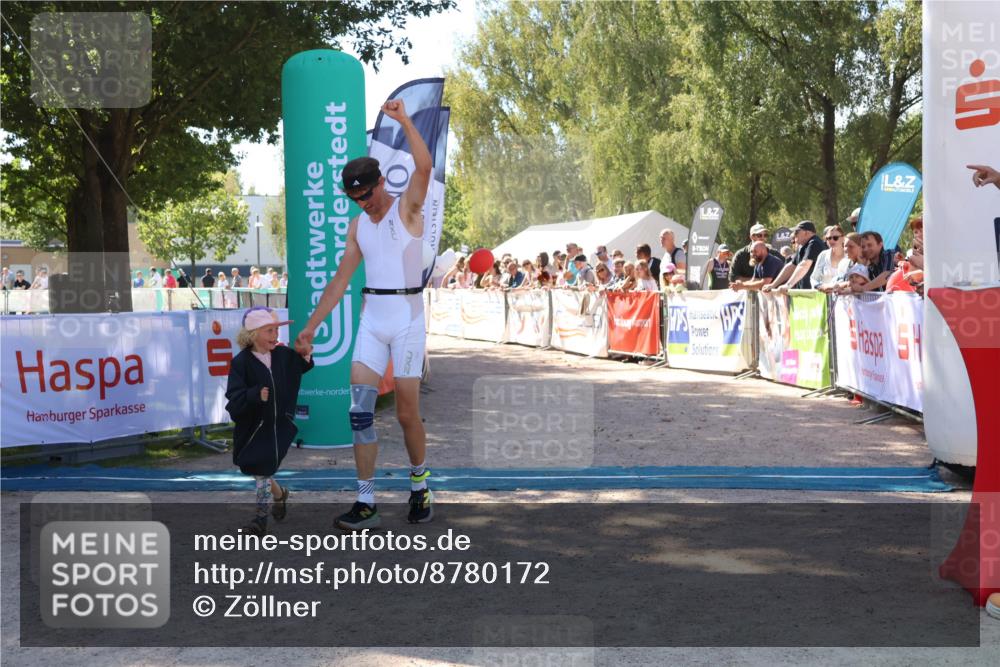 07.09.2025 - 19. Norderstedt Triathlon Zöllner http://msf.ph/oto/8780172 07.09.2025 12:47:15 Ziel 697 meine-sportfotos.de