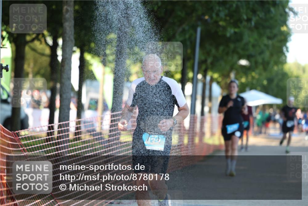 07.09.2025 - 19. Norderstedt Triathlon Michael Strokosch http://msf.ph/oto/8780178 07.09.2025 17:05:49 Laufen 432, 957, 1475 meine-sportfotos.de