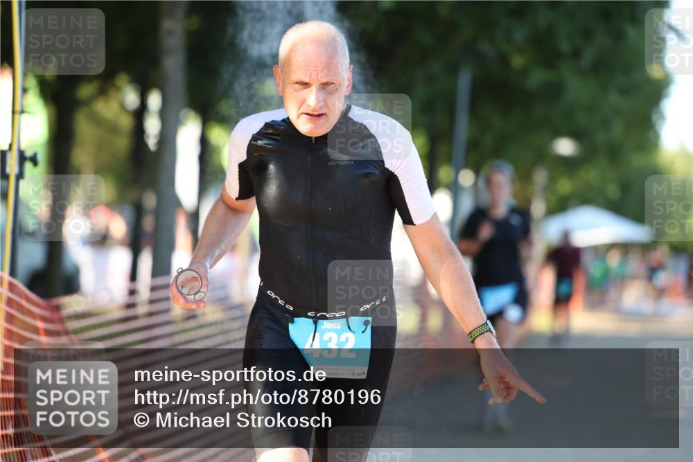 07.09.2025 - 19. Norderstedt Triathlon Michael Strokosch http://msf.ph/oto/8780196 07.09.2025 17:05:51 Laufen 432, 935, 957, 1475 meine-sportfotos.de