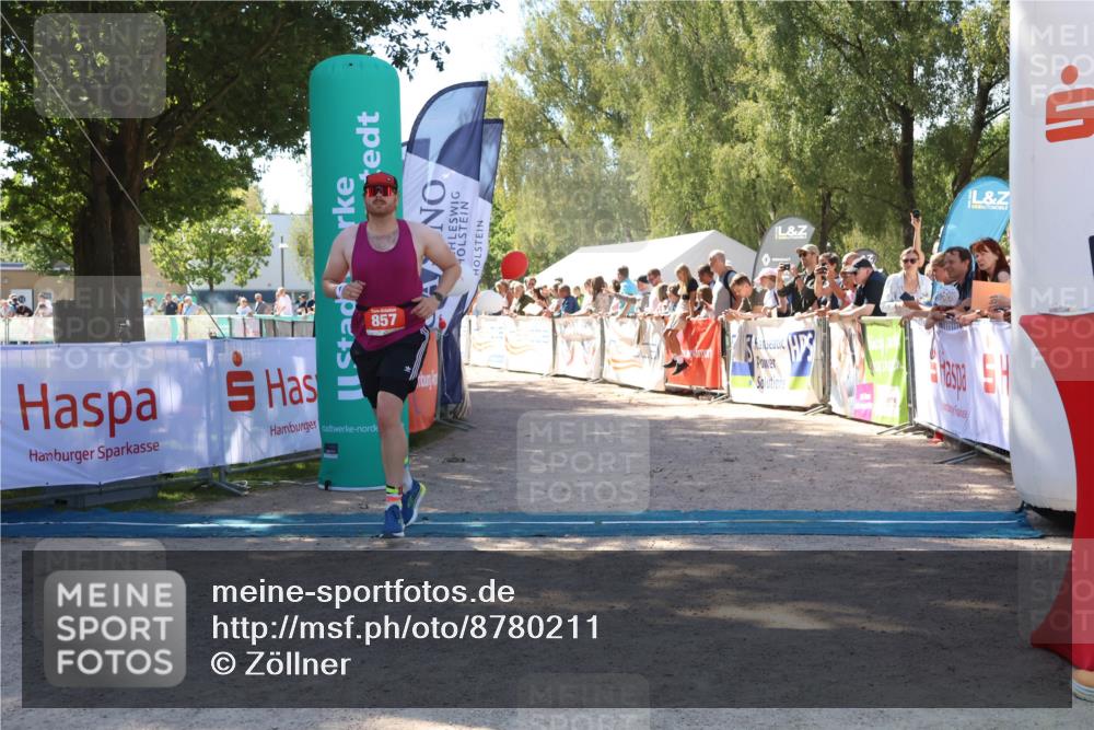 07.09.2025 - 19. Norderstedt Triathlon Zöllner http://msf.ph/oto/8780211 07.09.2025 12:48:15 Ziel 857 meine-sportfotos.de