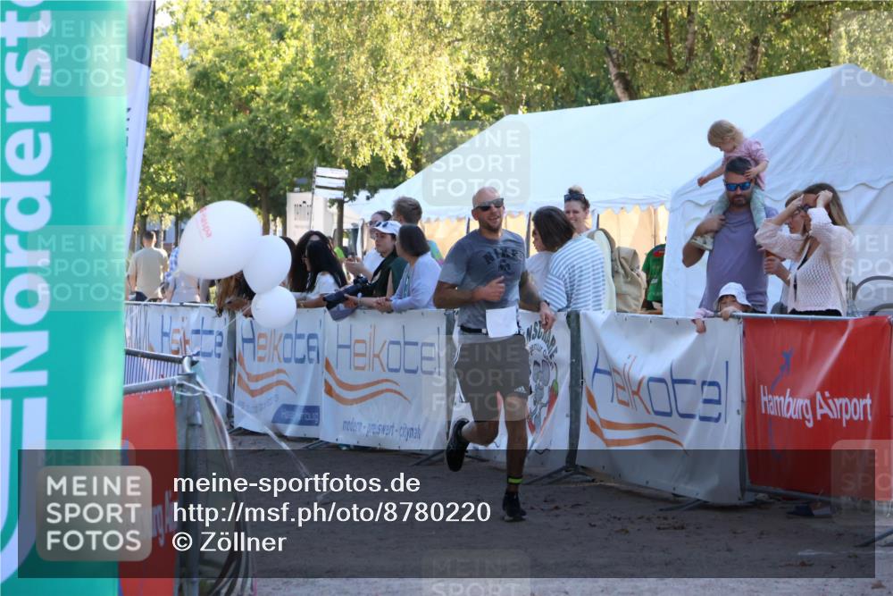 07.09.2025 - 19. Norderstedt Triathlon Zöllner http://msf.ph/oto/8780220 07.09.2025 17:35:11 Ziel 925 meine-sportfotos.de