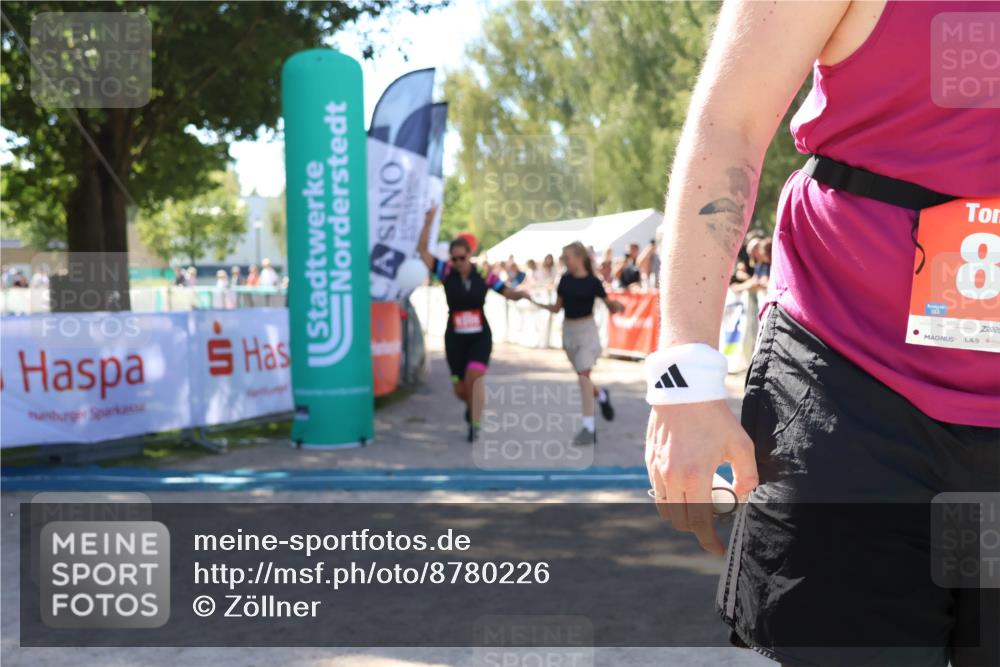 07.09.2025 - 19. Norderstedt Triathlon Zöllner http://msf.ph/oto/8780226 07.09.2025 12:48:35 Ziel 1315 meine-sportfotos.de