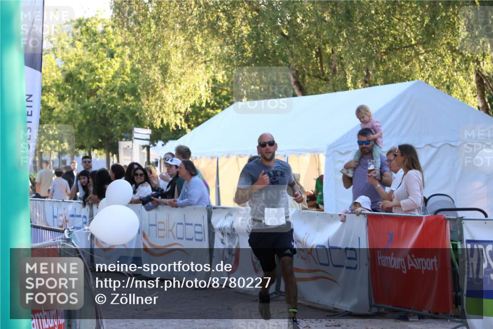 07.09.2025 - 19. Norderstedt Triathlon Zöllner http://msf.ph/oto/8780227 07.09.2025 17:35:12 Ziel 925 meine-sportfotos.de