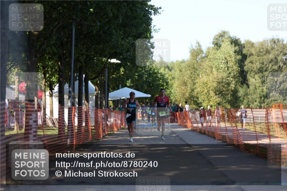 07.09.2025 - 19. Norderstedt Triathlon Michael Strokosch http://msf.ph/oto/8780240 07.09.2025 16:02:44 Laufen 430, 501, 1486 meine-sportfotos.de