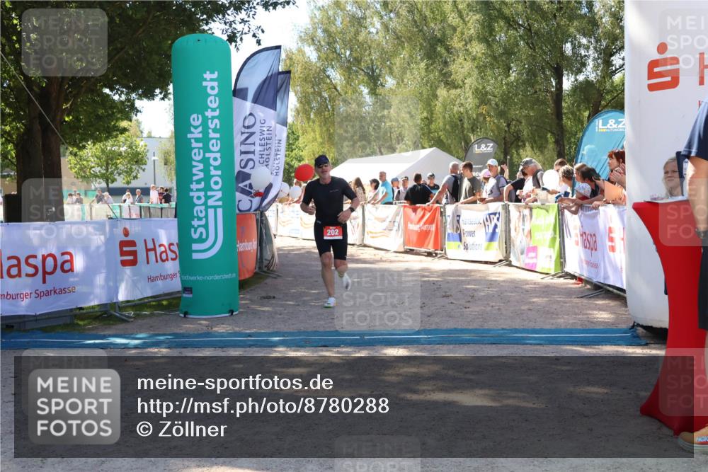 07.09.2025 - 19. Norderstedt Triathlon Zöllner http://msf.ph/oto/8780288 07.09.2025 12:49:48 Ziel 202 meine-sportfotos.de