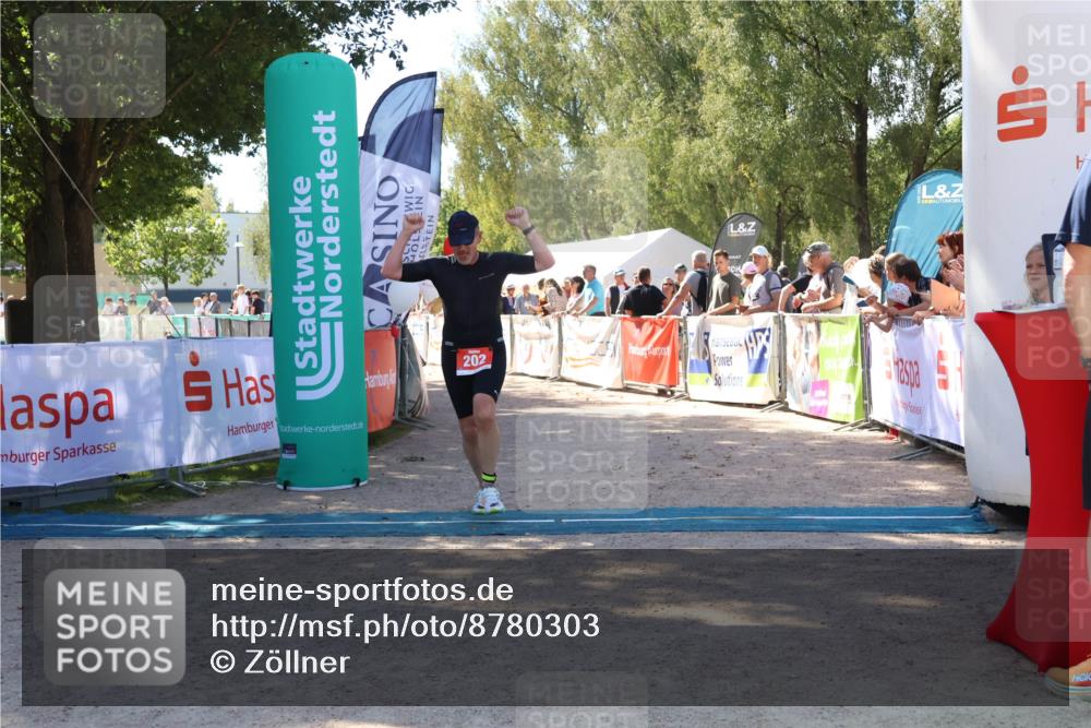 07.09.2025 - 19. Norderstedt Triathlon Zöllner http://msf.ph/oto/8780303 07.09.2025 12:49:49 Ziel 202 meine-sportfotos.de