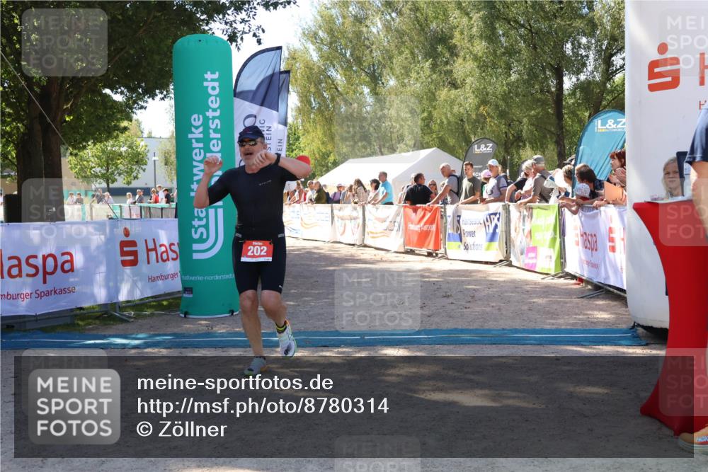07.09.2025 - 19. Norderstedt Triathlon Zöllner http://msf.ph/oto/8780314 07.09.2025 12:49:49 Ziel 202 meine-sportfotos.de