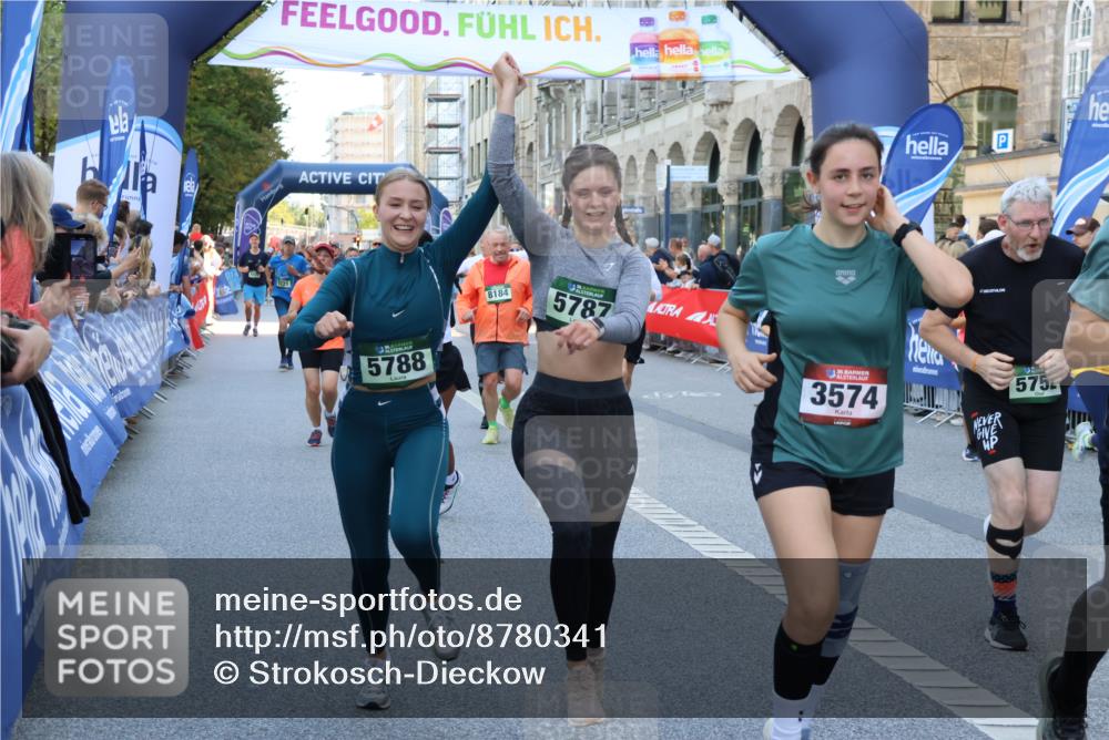 07.09.2025 - BARMER Alsterlauf Strokosch-Dieckow http://msf.ph/oto/8780341 07.09.2025 10:06:09 Ziel 2237, 2254, 2277, 2344, 2380, 2467, 2468, 2523, 2573, 2574, 2795, 3157, 3184, 3212, 3275, 3321, 3345, 3428, 3439, 3490, 3810, 3957, 3958, 4064, 4205, 4272, 4319, 4356, 4525, 4591, 5050, 5217, 5240, 5348, 5602, 5759, 5934, 6036, 6045, 6149, 6173, 6299, 6302, 8076, 8152, 8212 meine-sportfotos.de