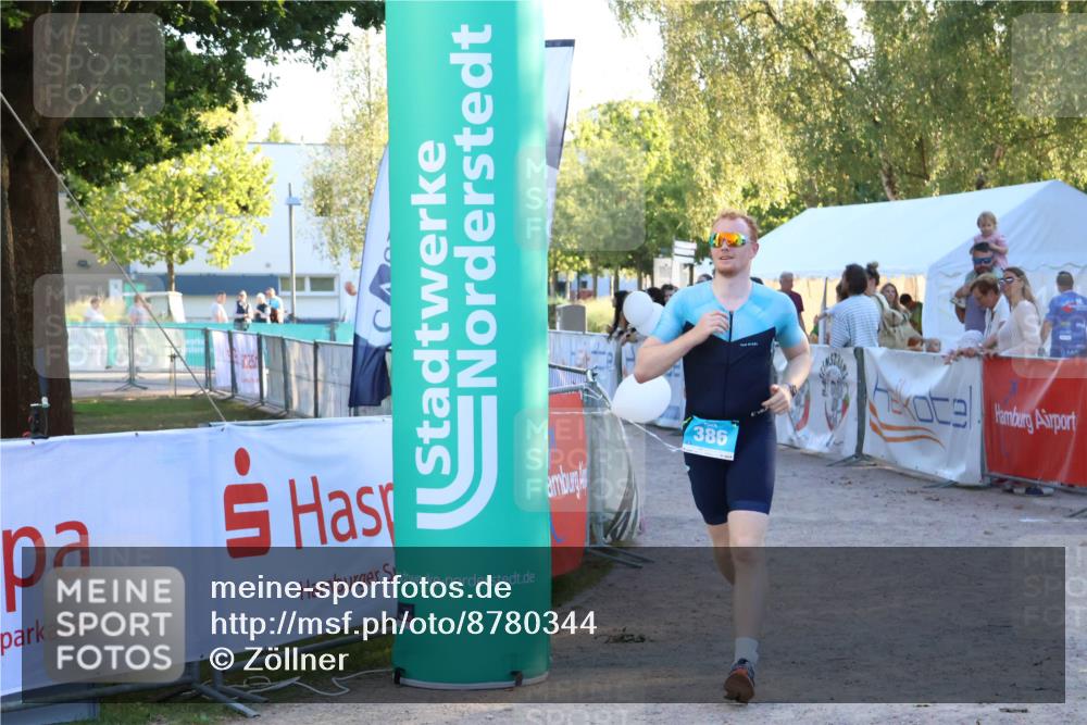 07.09.2025 - 19. Norderstedt Triathlon Zöllner http://msf.ph/oto/8780344 07.09.2025 17:35:29 Ziel 386 meine-sportfotos.de