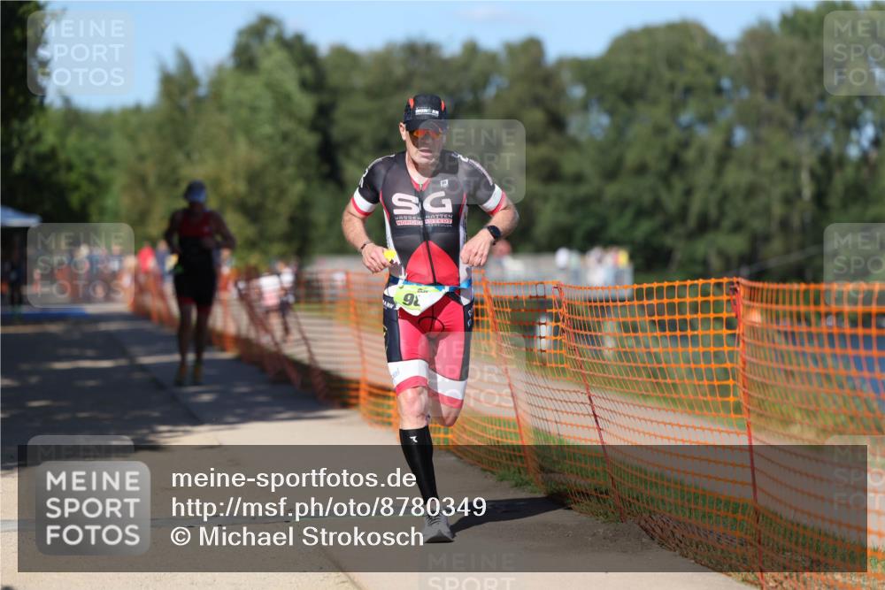 07.09.2025 - 19. Norderstedt Triathlon Michael Strokosch http://msf.ph/oto/8780349 07.09.2025 15:00:34 Laufen 984, 985 meine-sportfotos.de