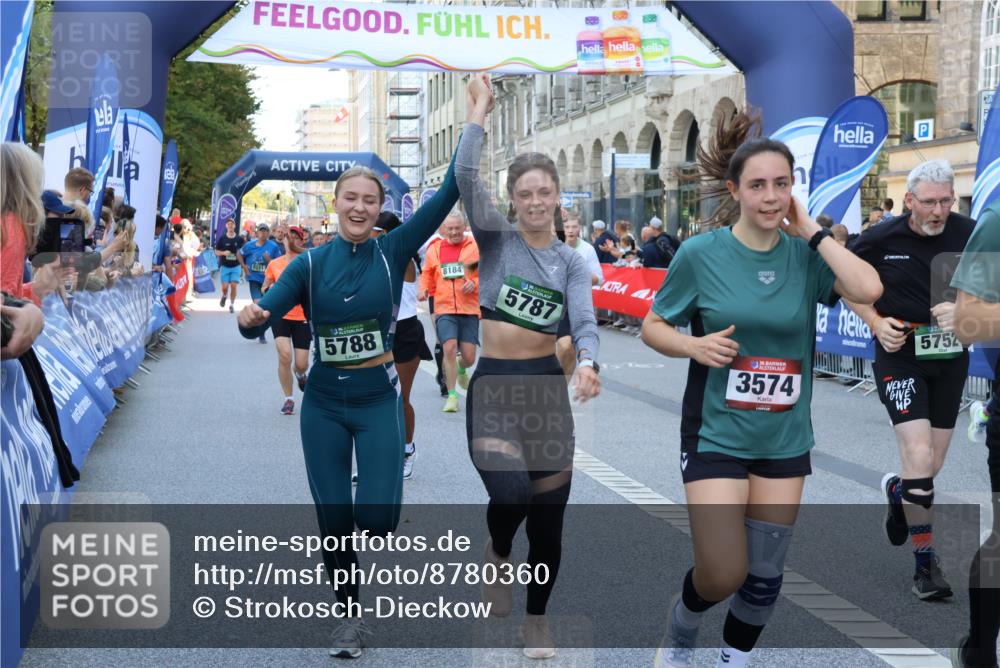 07.09.2025 - BARMER Alsterlauf Strokosch-Dieckow http://msf.ph/oto/8780360 07.09.2025 10:06:09 Ziel 2237, 2254, 2277, 2344, 2380, 2467, 2468, 2523, 2573, 2574, 2795, 3157, 3184, 3212, 3275, 3321, 3345, 3428, 3439, 3490, 3810, 3957, 3958, 4064, 4205, 4272, 4319, 4356, 4525, 4591, 5050, 5217, 5240, 5348, 5602, 5759, 5934, 6036, 6045, 6149, 6173, 6299, 6302, 8076, 8152, 8212 meine-sportfotos.de