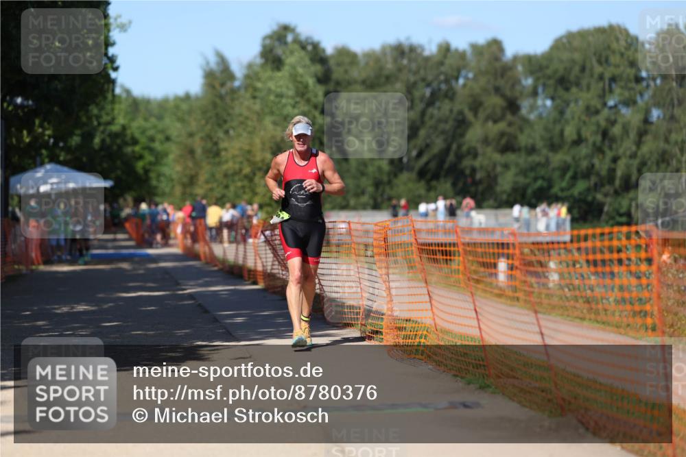 07.09.2025 - 19. Norderstedt Triathlon Michael Strokosch http://msf.ph/oto/8780376 07.09.2025 15:00:37 Laufen 984, 985 meine-sportfotos.de