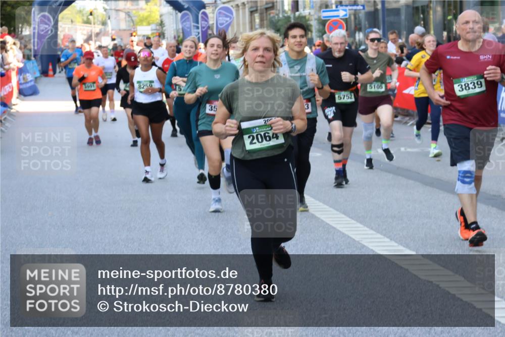 07.09.2025 - BARMER Alsterlauf Strokosch-Dieckow http://msf.ph/oto/8780380 07.09.2025 10:06:06 Ziel 2237, 2254, 2277, 2344, 2380, 2467, 2468, 2523, 2573, 2574, 3157, 3184, 3212, 3275, 3321, 3345, 3428, 3439, 3490, 3810, 3957, 3958, 4205, 4272, 4319, 4356, 4455, 4525, 4591, 5050, 5217, 5240, 5348, 5602, 5759, 5934, 6036, 6045, 6149, 6173, 6231, 6299, 6302, 8076, 8152, 8212 meine-sportfotos.de