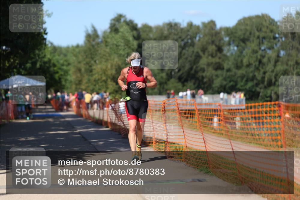 07.09.2025 - 19. Norderstedt Triathlon Michael Strokosch http://msf.ph/oto/8780383 07.09.2025 15:00:38 Laufen 984, 985 meine-sportfotos.de