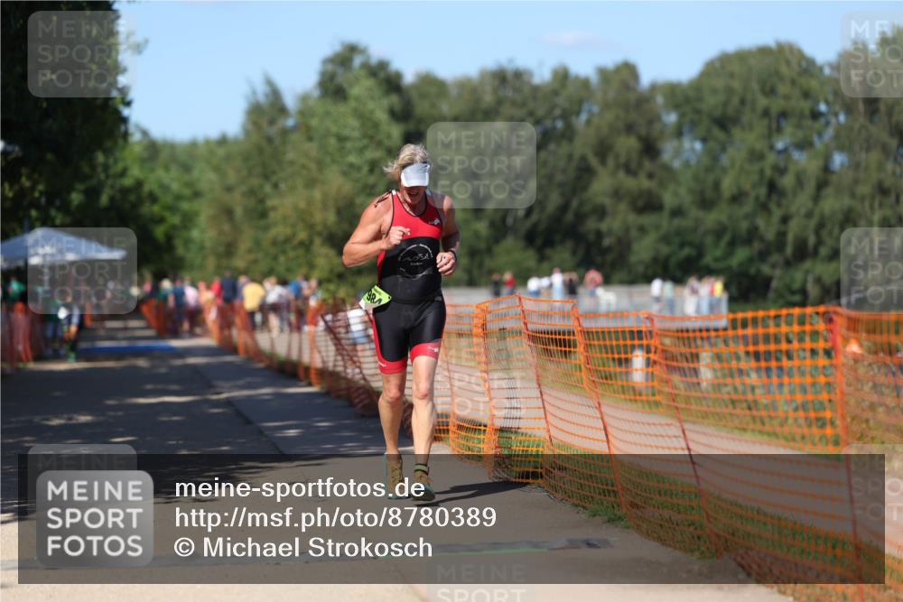 07.09.2025 - 19. Norderstedt Triathlon Michael Strokosch http://msf.ph/oto/8780389 07.09.2025 15:00:38 Laufen 984, 985 meine-sportfotos.de