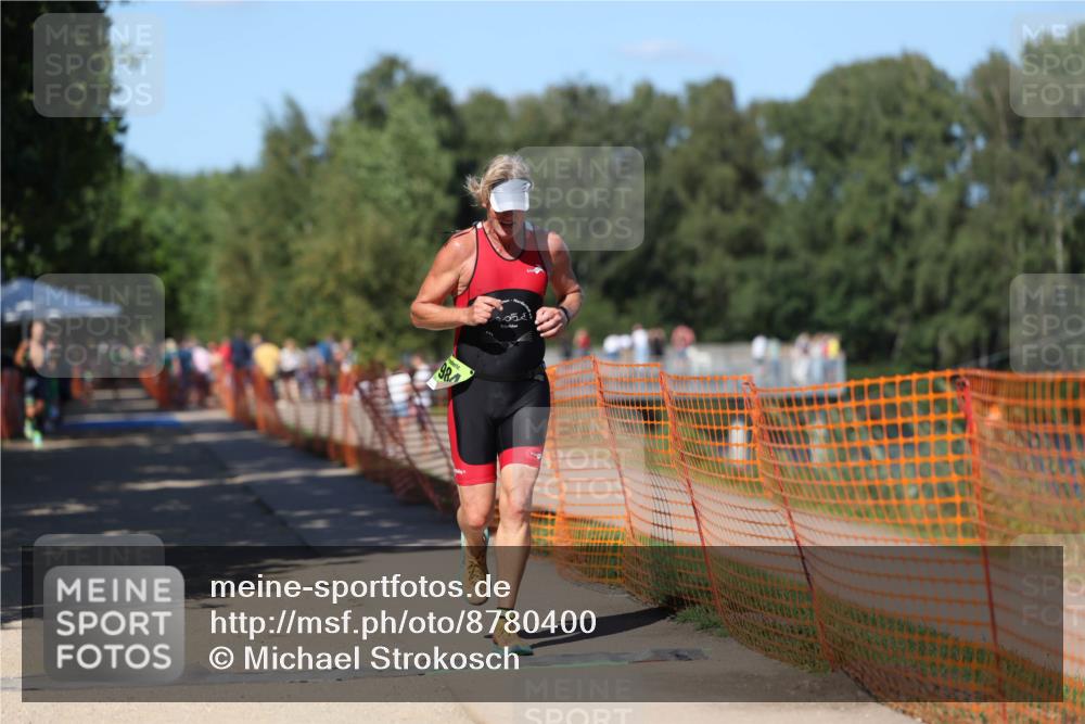 07.09.2025 - 19. Norderstedt Triathlon Michael Strokosch http://msf.ph/oto/8780400 07.09.2025 15:00:39 Laufen 984, 985 meine-sportfotos.de