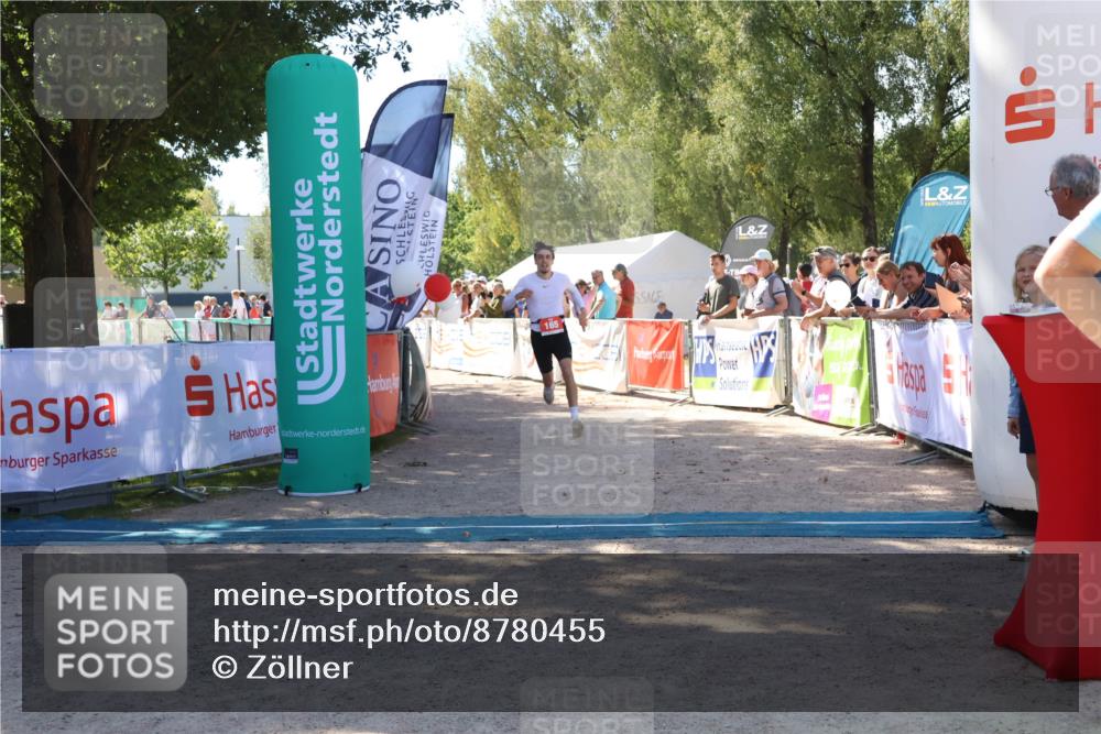 07.09.2025 - 19. Norderstedt Triathlon Zöllner http://msf.ph/oto/8780455 07.09.2025 12:50:26 Ziel 165, 824 meine-sportfotos.de