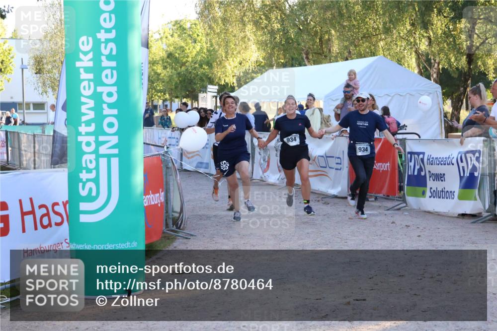 07.09.2025 - 19. Norderstedt Triathlon Zöllner http://msf.ph/oto/8780464 07.09.2025 17:35:51 Ziel 376, 934, 1454 meine-sportfotos.de