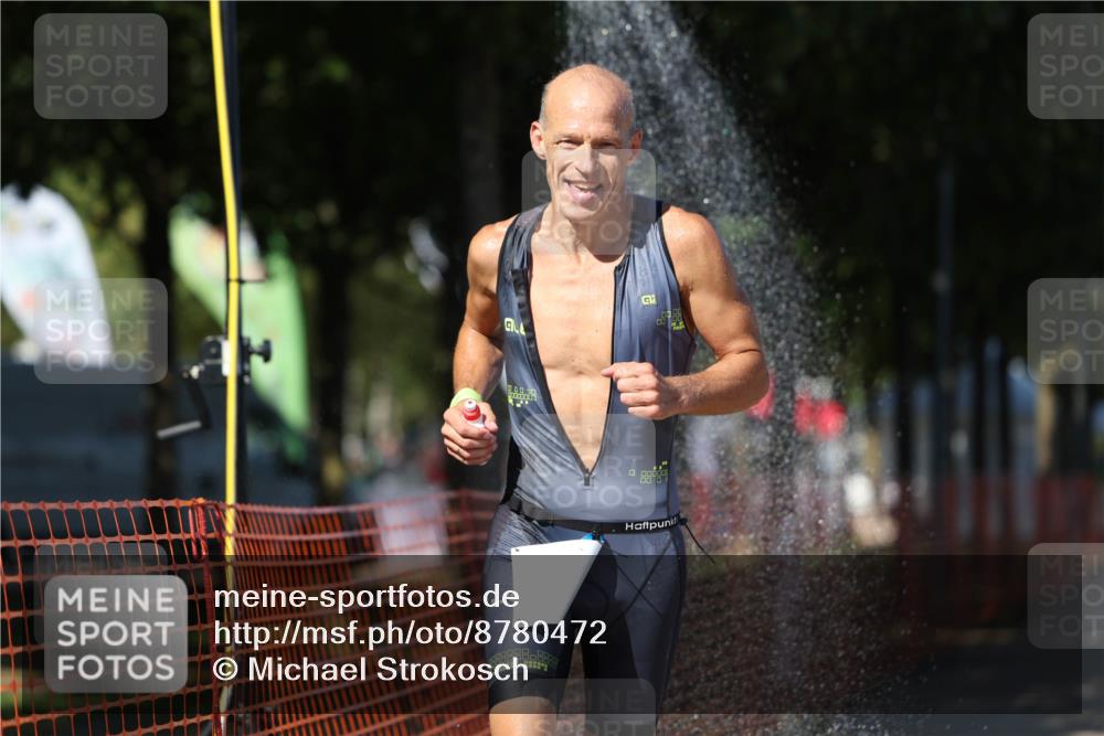 07.09.2025 - 19. Norderstedt Triathlon Michael Strokosch http://msf.ph/oto/8780472 07.09.2025 15:00:55 Laufen 1013, 1457 meine-sportfotos.de