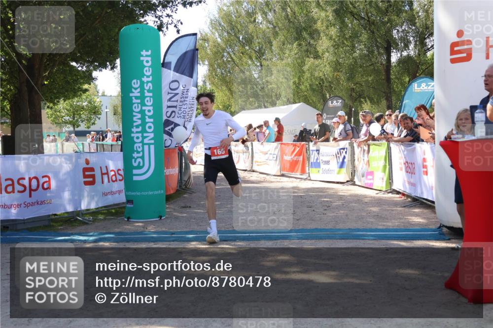 07.09.2025 - 19. Norderstedt Triathlon Zöllner http://msf.ph/oto/8780478 07.09.2025 12:50:27 Ziel 165, 824 meine-sportfotos.de